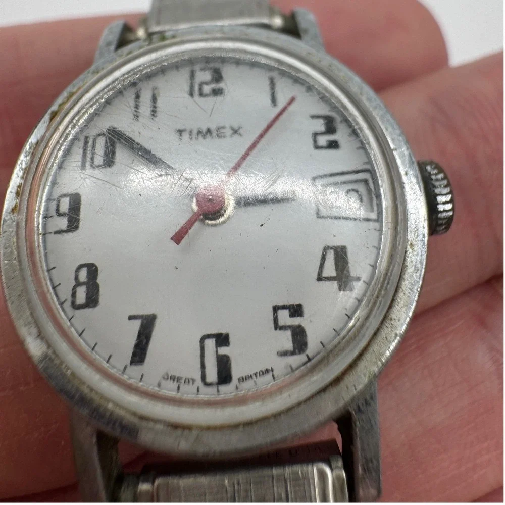 Timex timepiece that vintage